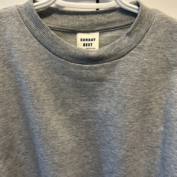 Aritzia Sunday Best cropped crew sweatshirt - Picture 3 of 4